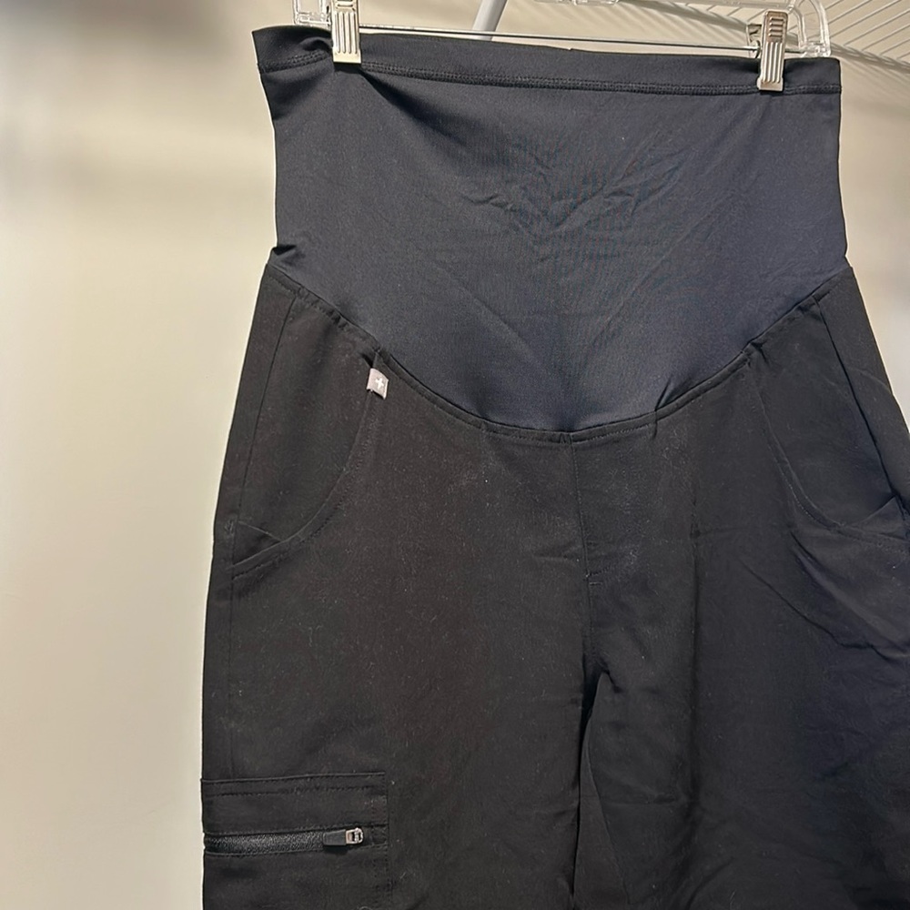 Figs Zamora Maternity scrub pant. Size small.
